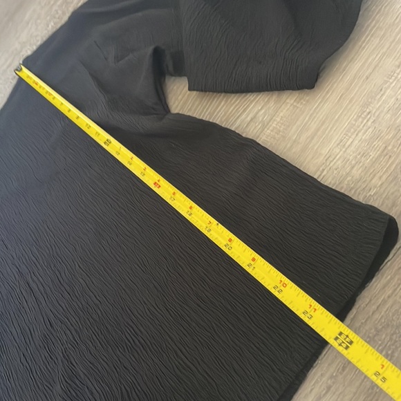 💟Max Studio black crinkle fabric, 3/4 sleeve blouse, NWT, Med - Picture 9 of 11